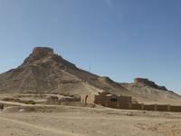 Yazd - Blick auf die beiden Türme des Schweigens