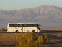 Pause an einem Qanat- Loch/ unser Reisebus