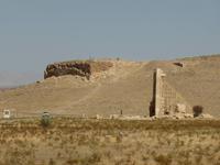 Pasargadae - die Reste des Schatzhauses und des Feuertempels