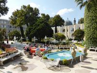 Isfahan - Teepause im Garden des Assadi- Hotels 