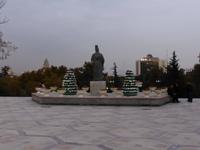 Teheran - Besuch des Nationalparks/ am Amir Kabir- Denkmal 
