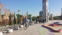 Auf dem Weg zur Tabiat Brücke in Teheran