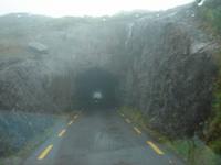 Passt unser Bus durch diesen Tunnel am Cara Pass?