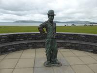 Ring of Kerry - Waterville Statue von Charlie Chaplin