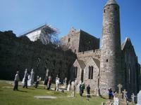 Rundturm und Kathedrale in Cashel