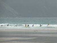 Achill Island - Surfer in der Bucht vor Keel