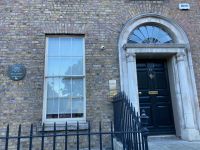 1. Tag – Stadtrundfahrt in Dublin – Merrion Square – Georgianische Stadthäuser