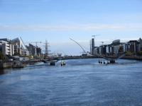 Blick auf Liffey und Becket Bridge