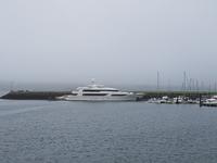 Dingle, mit der Yacht, die gerüchtehalber Elton John gehört