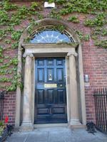 die berühmten Dublin Doors an den gregorianischen Häusern