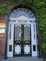 die berühmten Dublin Doors an den gregorianischen Häusern