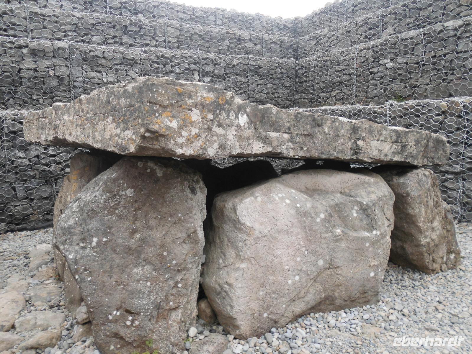  Carrowmore . Dolmen