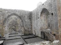  erste Ansätze zu gotischen Spitzbögen