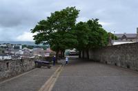 Spaziergang auf der Stadtmauer von Derry - Grand Parade