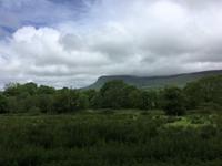 Zwischenstopp in Drumcliff - Blick zum Ben Bulben