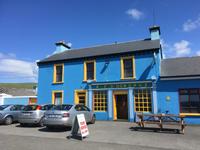 Wanderung im Burren - Pub in Fanore