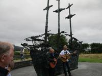  ...und davor Musikanten