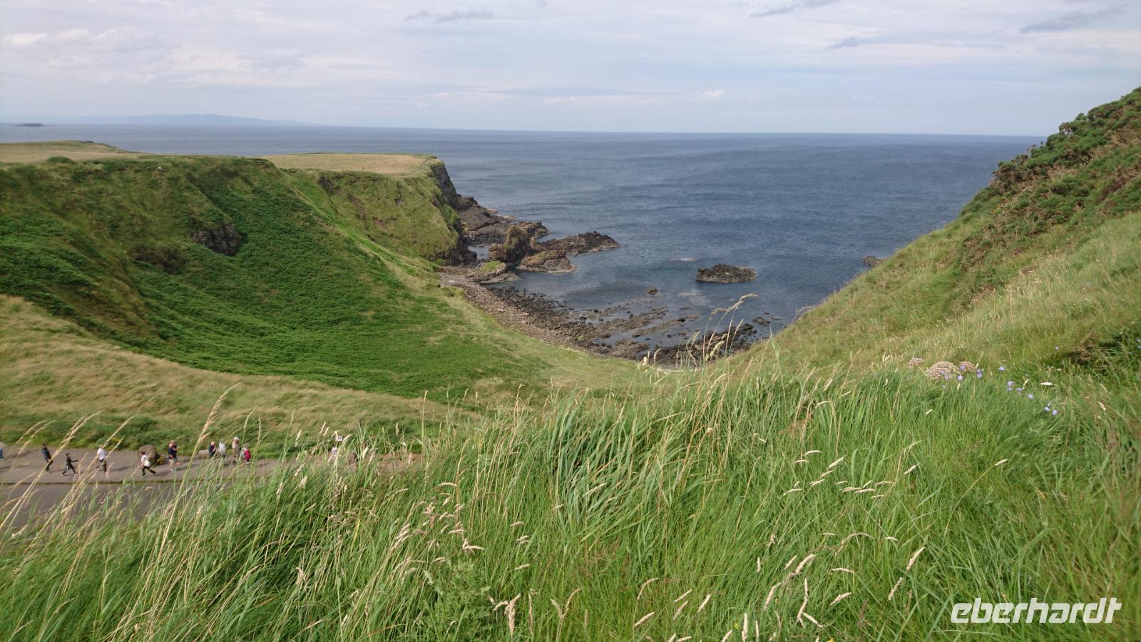 Entlang des Giants Causeway