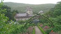 Blick aus dem ummauerten Garten zum Glenveagh Vastle