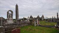 Der alte Friedhof in Kilmacduagh