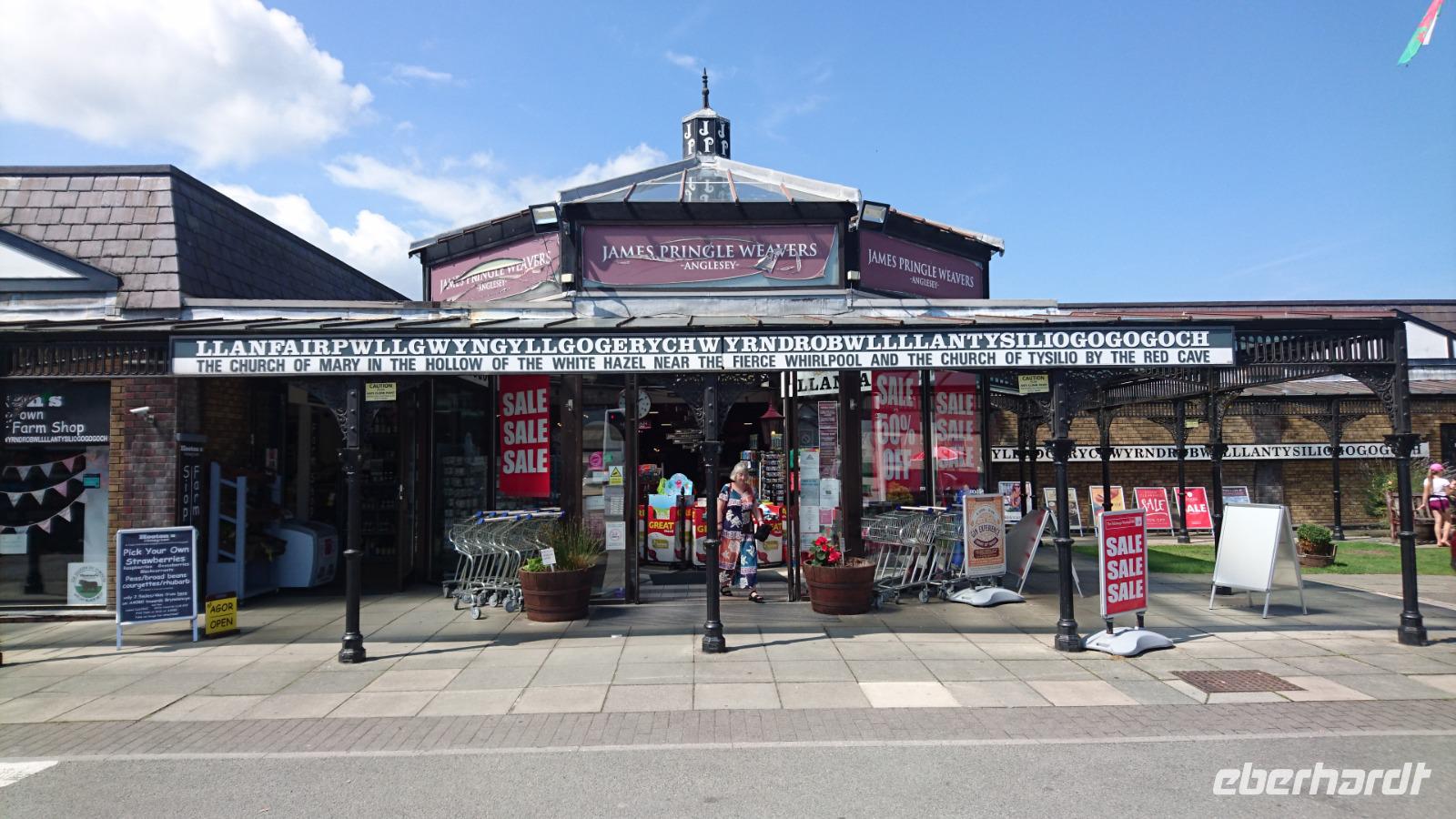 Im Ort mit dem längsten Namen der Welt, Llanfair P.D.