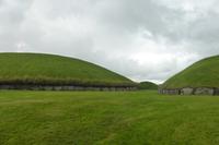 008-Boyne-Valley_Knowth