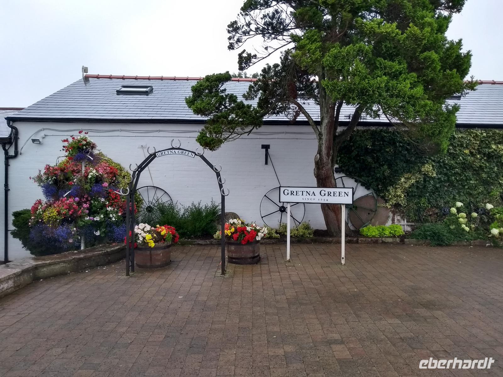 Fahrtunterbrechung in Schottland - Heiratsschmiede Gretna Green