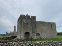 8. Tag – Fotostopp am Kilmacduagh Monastery