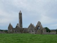 8. Tag – Fotostopp am Kilmacduagh Monastery