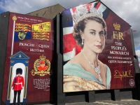 1. Tag – Stadtrundfahrt durch Belfast – Porträt der Königin