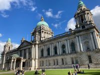 1. Tag – Stadtrundfahrt durch Belfast – City Hall