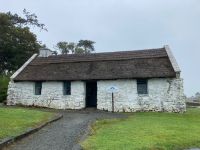 7. Tag – Fotostopp am Maam Cross – Nachbau des Cottages aus „The Quiet Man“