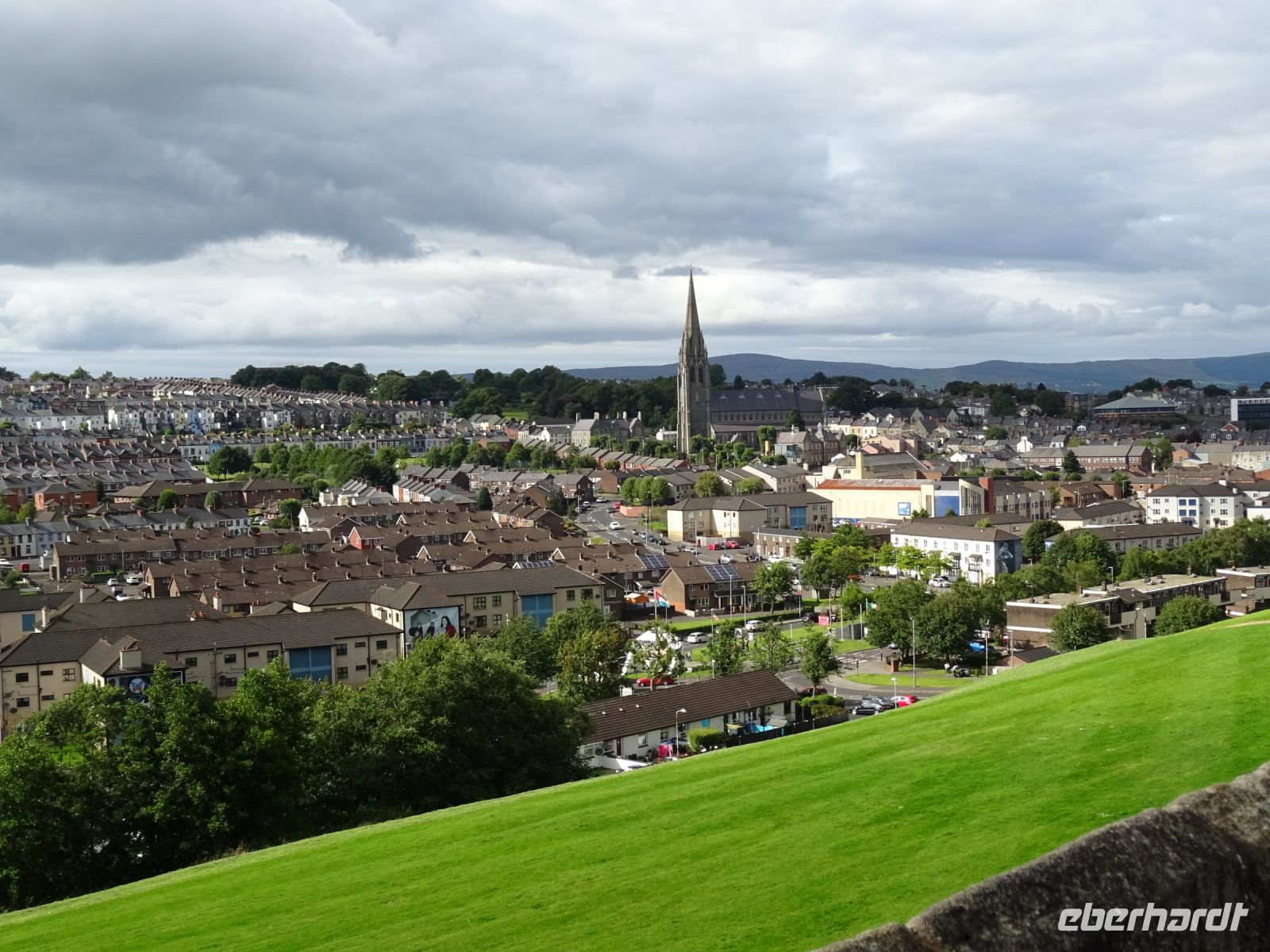  Derry : Blick von der Stadtmauer