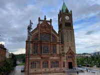 4. Tag – Spaziergang auf der Stadtmauer von Derry – Guildhall