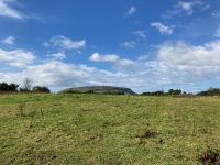 5. Tag – Gräberfeld von Carrowmore – Blick zum Knocknarea