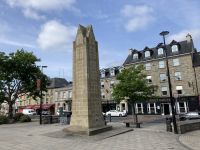 5. Reisetag – Aufenthalt in Donegal – Obelisk auf dem Hauptplatz „The Diamond“