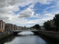 1. Reisetag – Stadtrundfahrt in Dublin – James Joyce Bridge über die Liffey