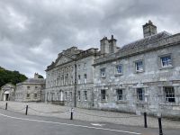 12. Reisetag – Ein Tag in den Wicklow Mountains – Powerscourt House & Gardens – Powerscourt House