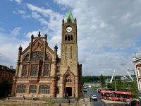 4. Reisetag – Ausflug nach Nordirland – Spaziergang auf der Stadtmauer von Derry – Guildhall