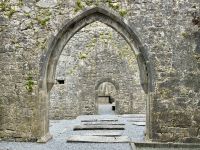 8. Reisetag – Tag im Burren – Kilmacduagh Abbey & Schiefer Turm von Irland