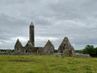 8. Reisetag – Tag im Burren – Kilmacduagh Abbey & Schiefer Turm von Irland