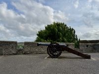 4. Tag – Ausflug nach Nordirland – Spaziergang auf der Stadtmauer von Derry – Kanone