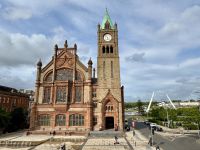 4. Tag – Ausflug nach Nordirland – Spaziergang auf der Stadtmauer von Derry – Guild Hall (Rathaus)