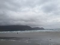 Surfer am Keel Beach, Achill Island