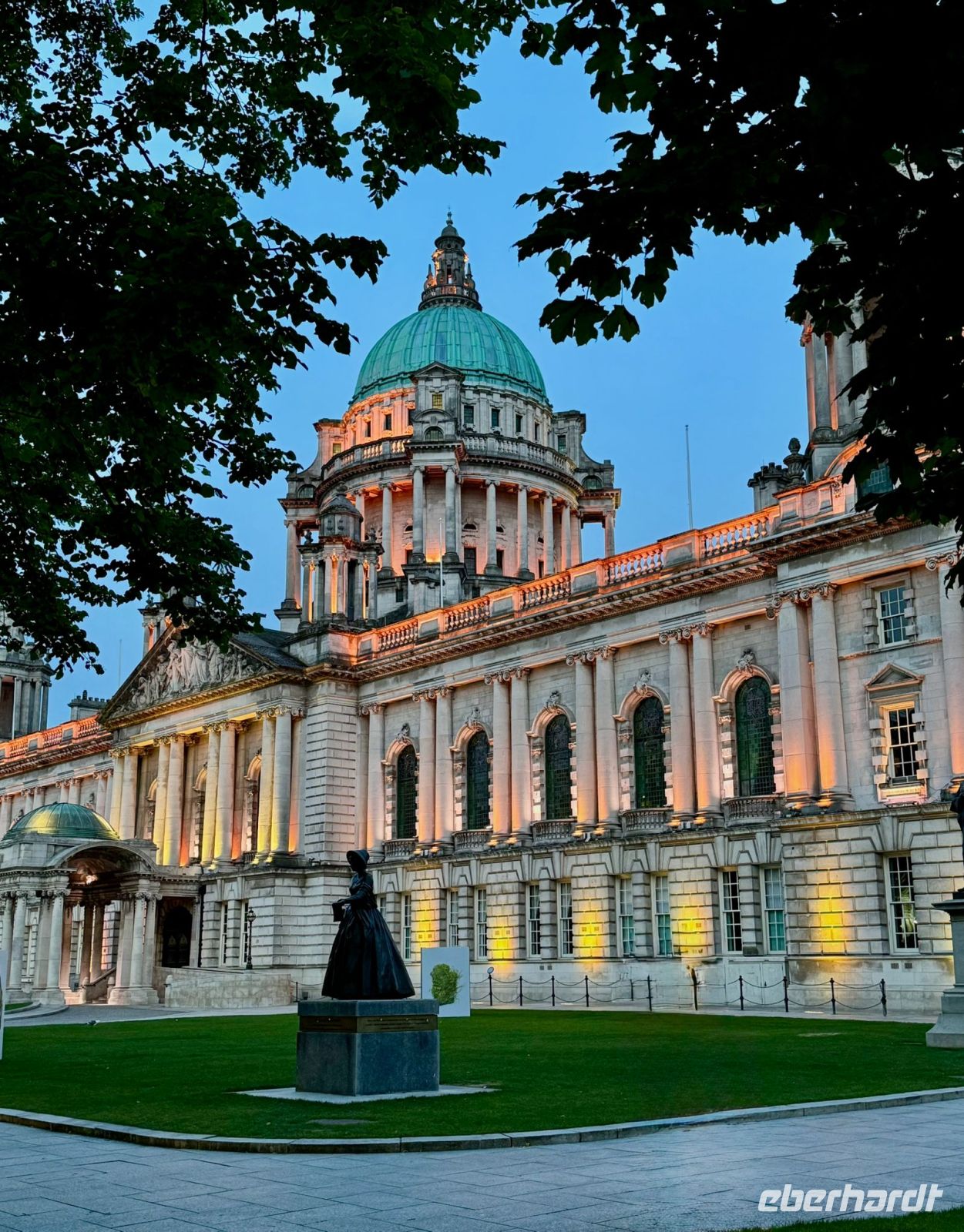 Tag 1 Belfast City Hall.jpg