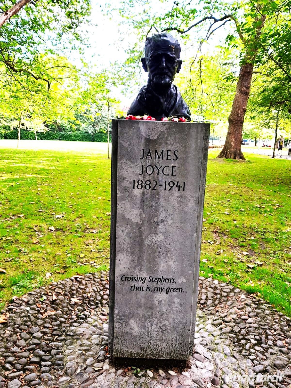 Tag 11 Dublin St.Stephens Green James Joyces.jpg