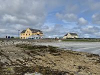 6. Tag – Ausflug auf die Aran Islands – Wandern auf Inishmore – Hafen von Kilronan