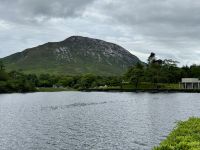 7. Tag – Leenaun bis Gort – Blick von der Kylemore Abbey zum Diamond Hill