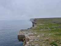 6. Tag: Ausflug auf die Aran Islands – Wandern auf Inishmore – Klippen beim Steinfort Dun Aengus &ndash; &copy; Andreas Wolfsteller (Eberhardt TRAVEL)