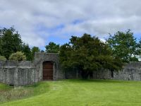 11. Tag: Tralee bis Newtownmountkennedy – Burgruine Desmond Castle in Adare &ndash; &copy; Andreas Wolfsteller (Eberhardt TRAVEL)